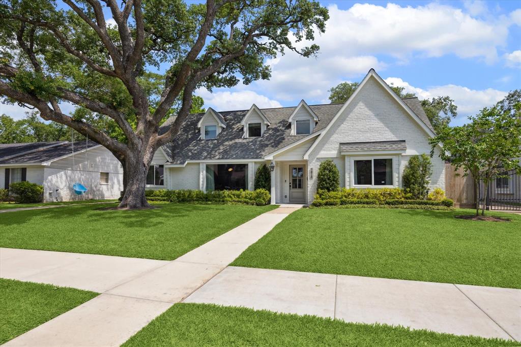 7818 Meadowglen Lane