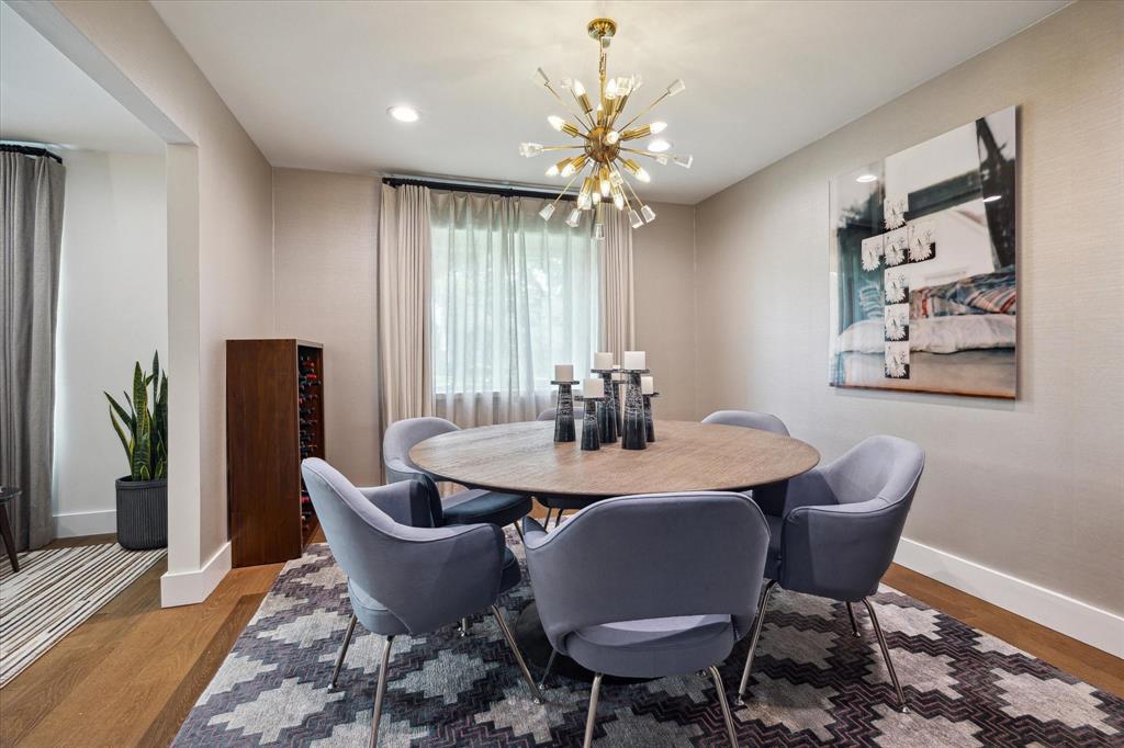 7818 Meadowglen Lane