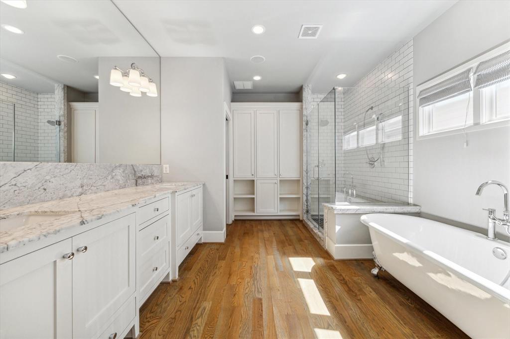 812 E 25th Street
