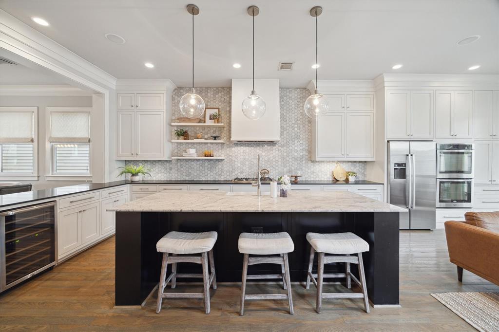 812 E 25th Street