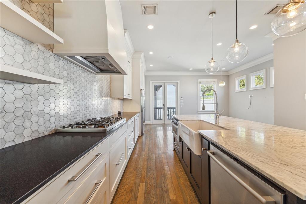 812 E 25th Street