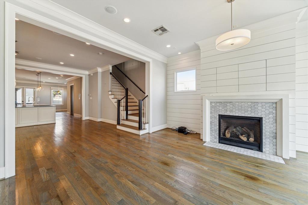 812 E 25th Street