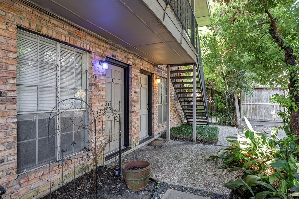 2012 Brun Street