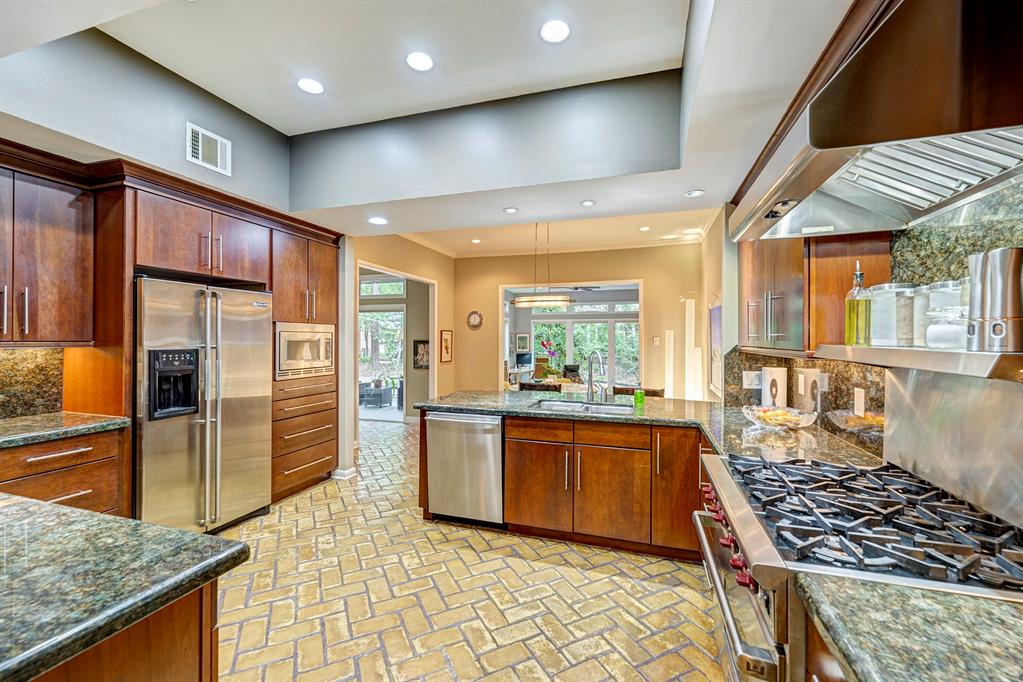 48 Sugarberry Circle