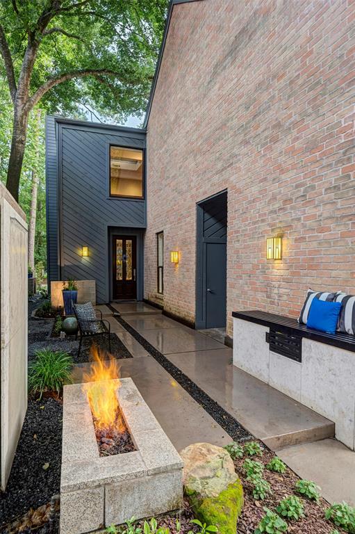 48 Sugarberry Circle