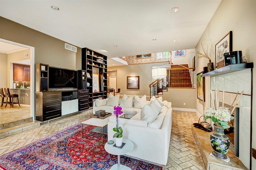 48 Sugarberry Circle