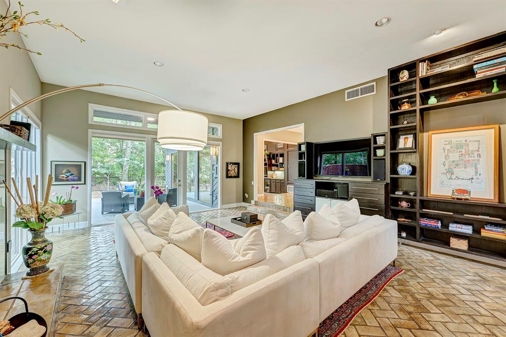 48 Sugarberry Circle