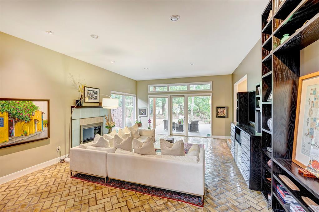 48 Sugarberry Circle