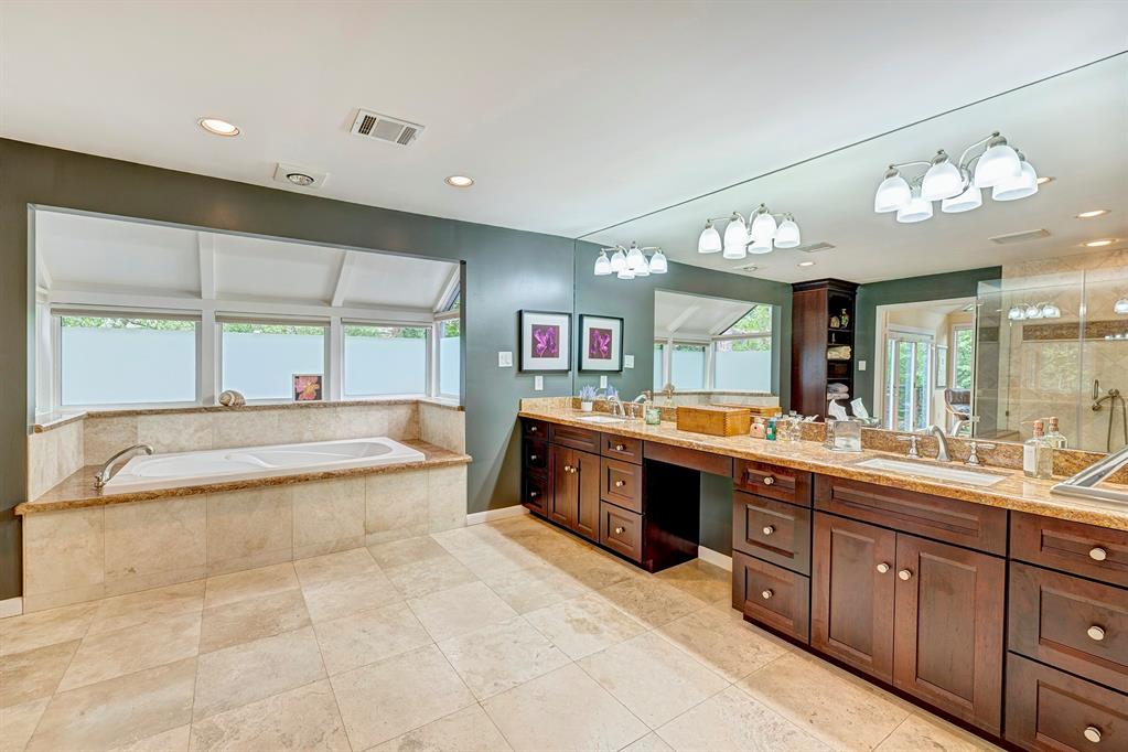 48 Sugarberry Circle