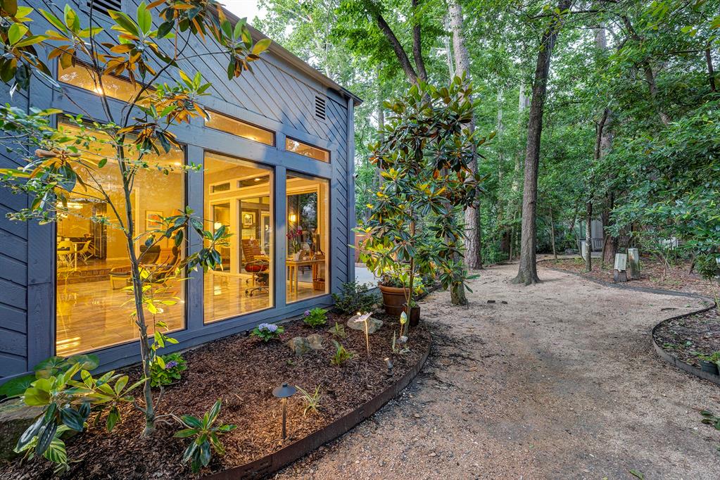 48 Sugarberry Circle