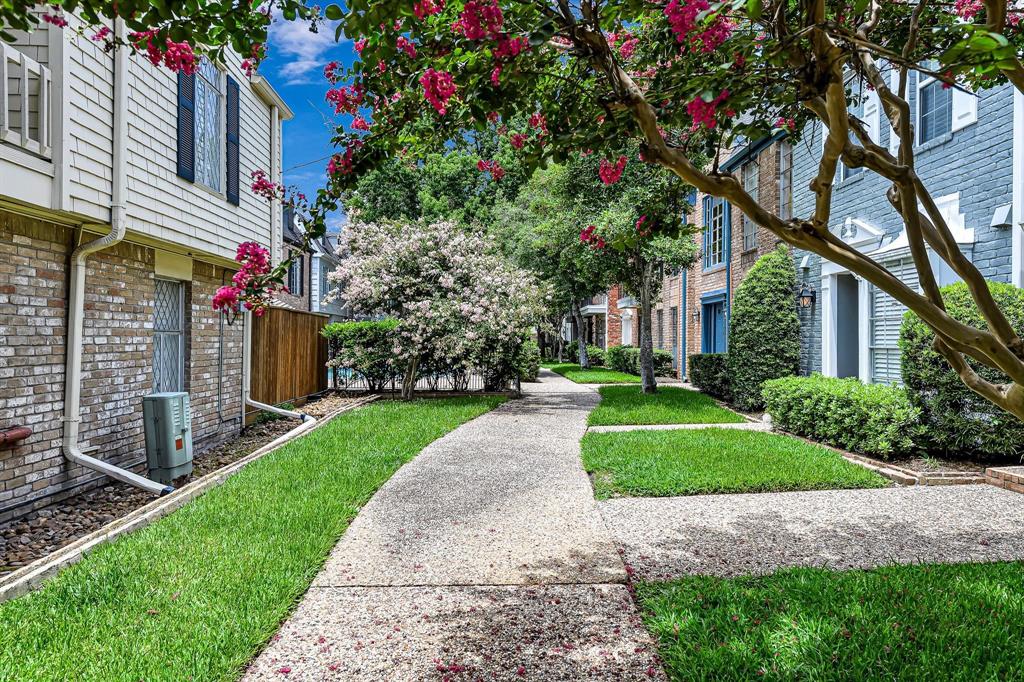 447 N Post Oak Lane # 447