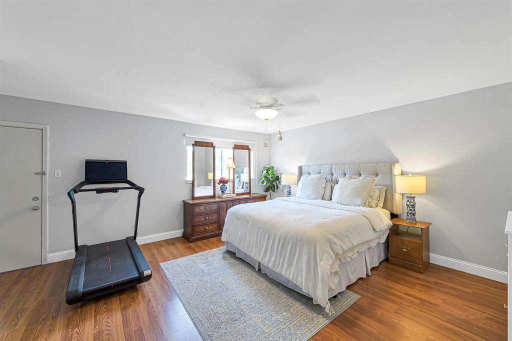 447 N Post Oak Lane # 447