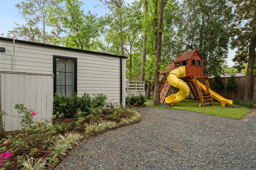339 Hunters Trail Street
