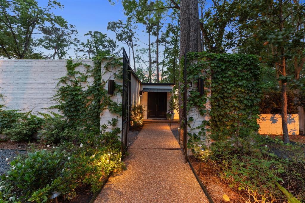 339 Hunters Trail Street