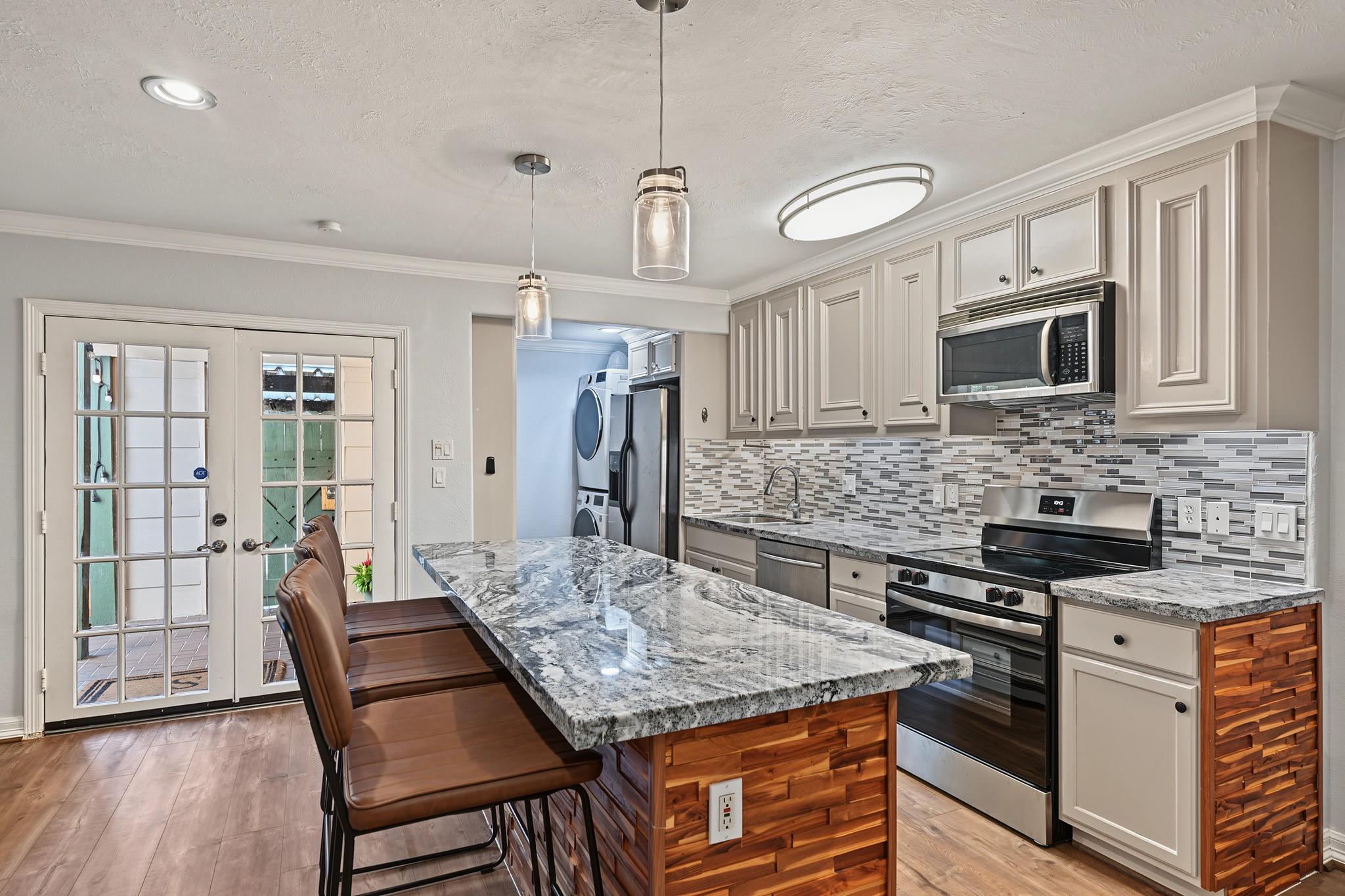 8221 Kingsbrook Road # 108