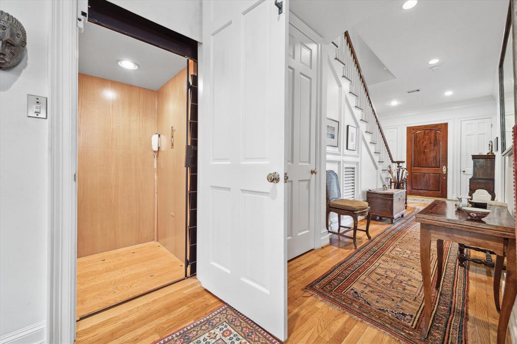 3429 Locke Lane