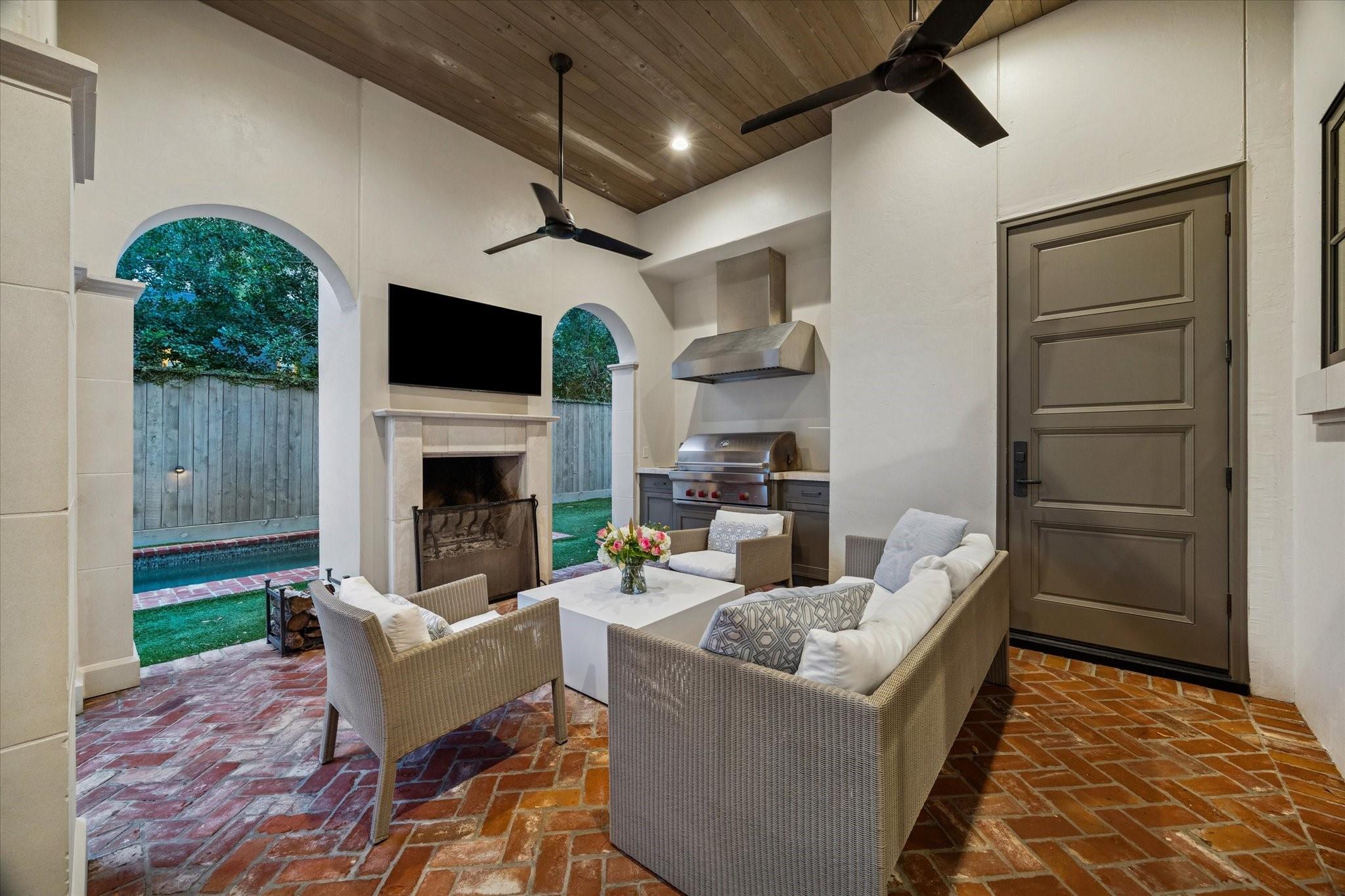 3818 Del Monte Drive