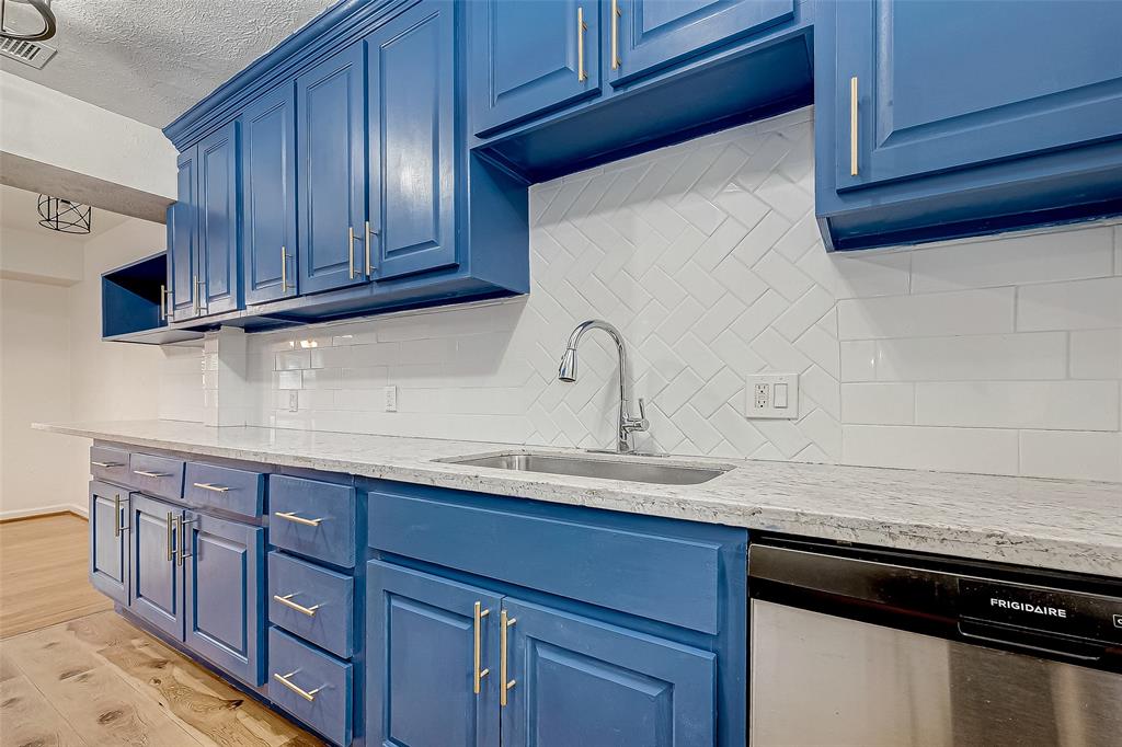 609 Cortlandt Street # 1