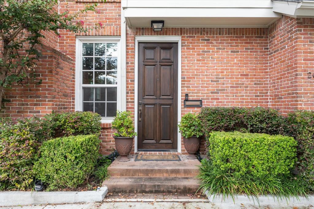 2001 Woodhead Street