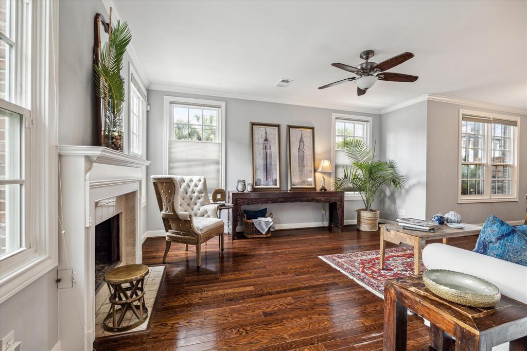 2001 Woodhead Street