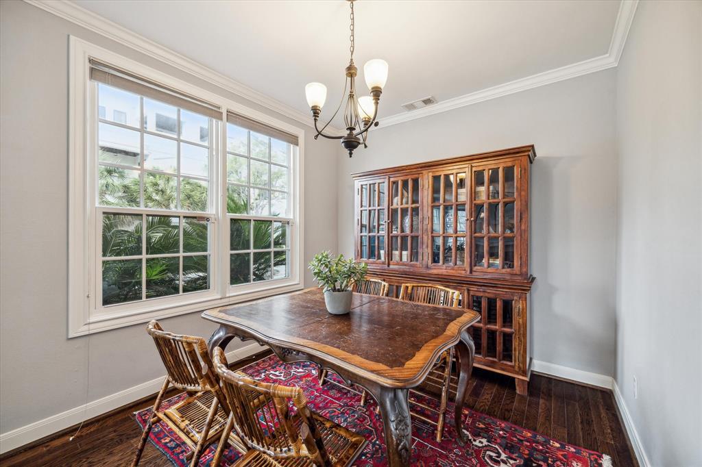 2001 Woodhead Street