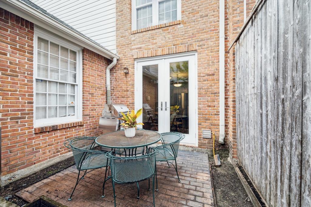 2001 Woodhead Street