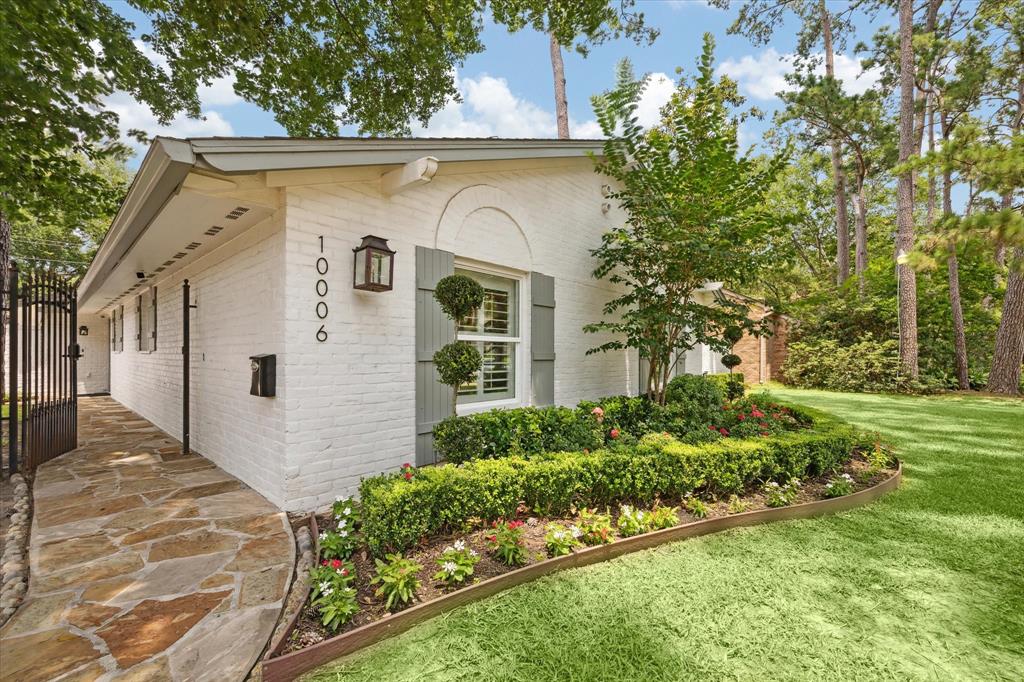 10006 Pine Forest Road