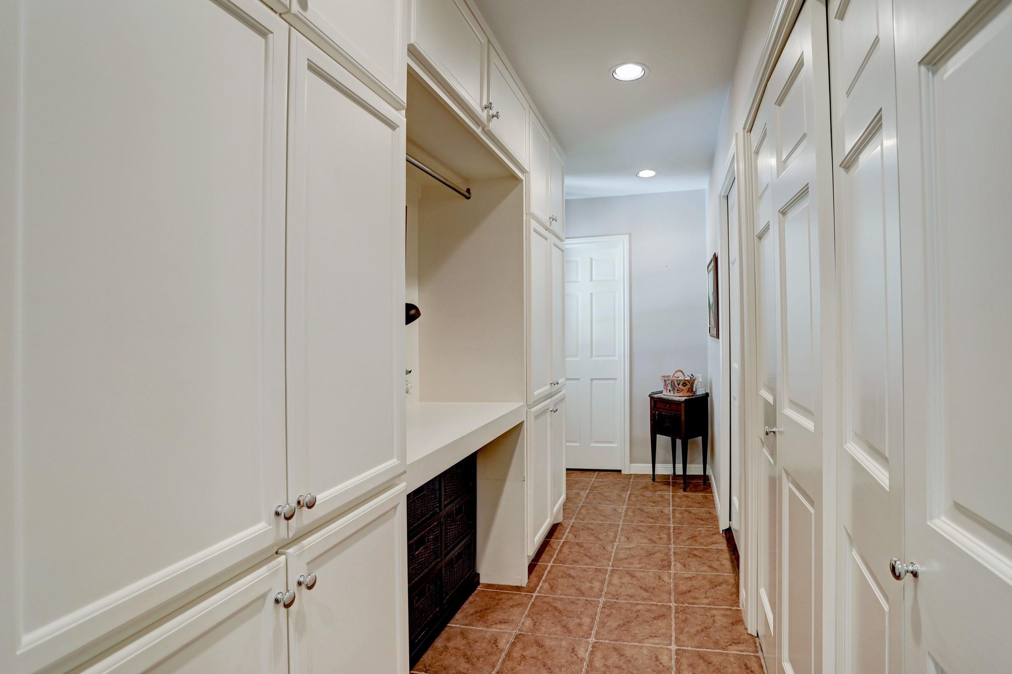 5442 Lincrest Lane