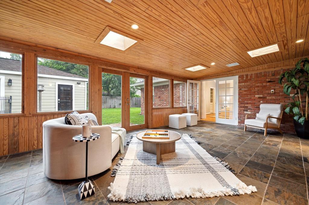 7210 Northampton Way