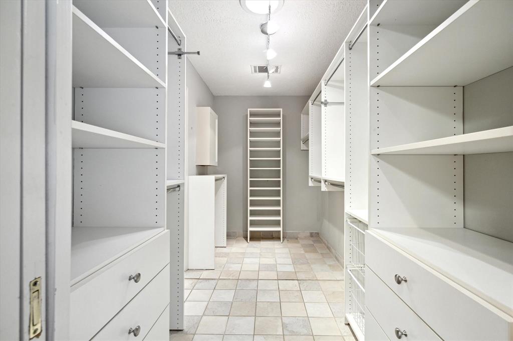 7210 Northampton Way