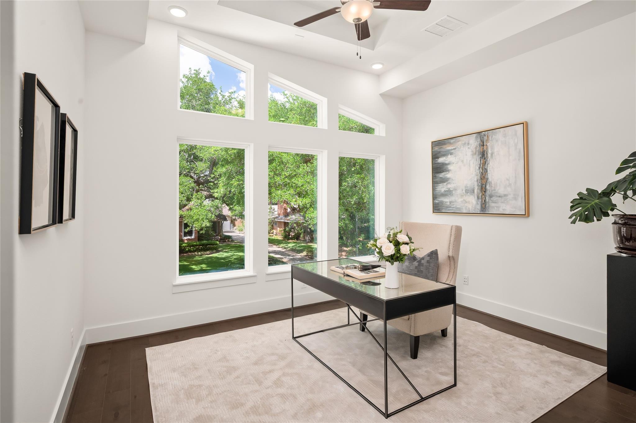 2215 Macarthur Street