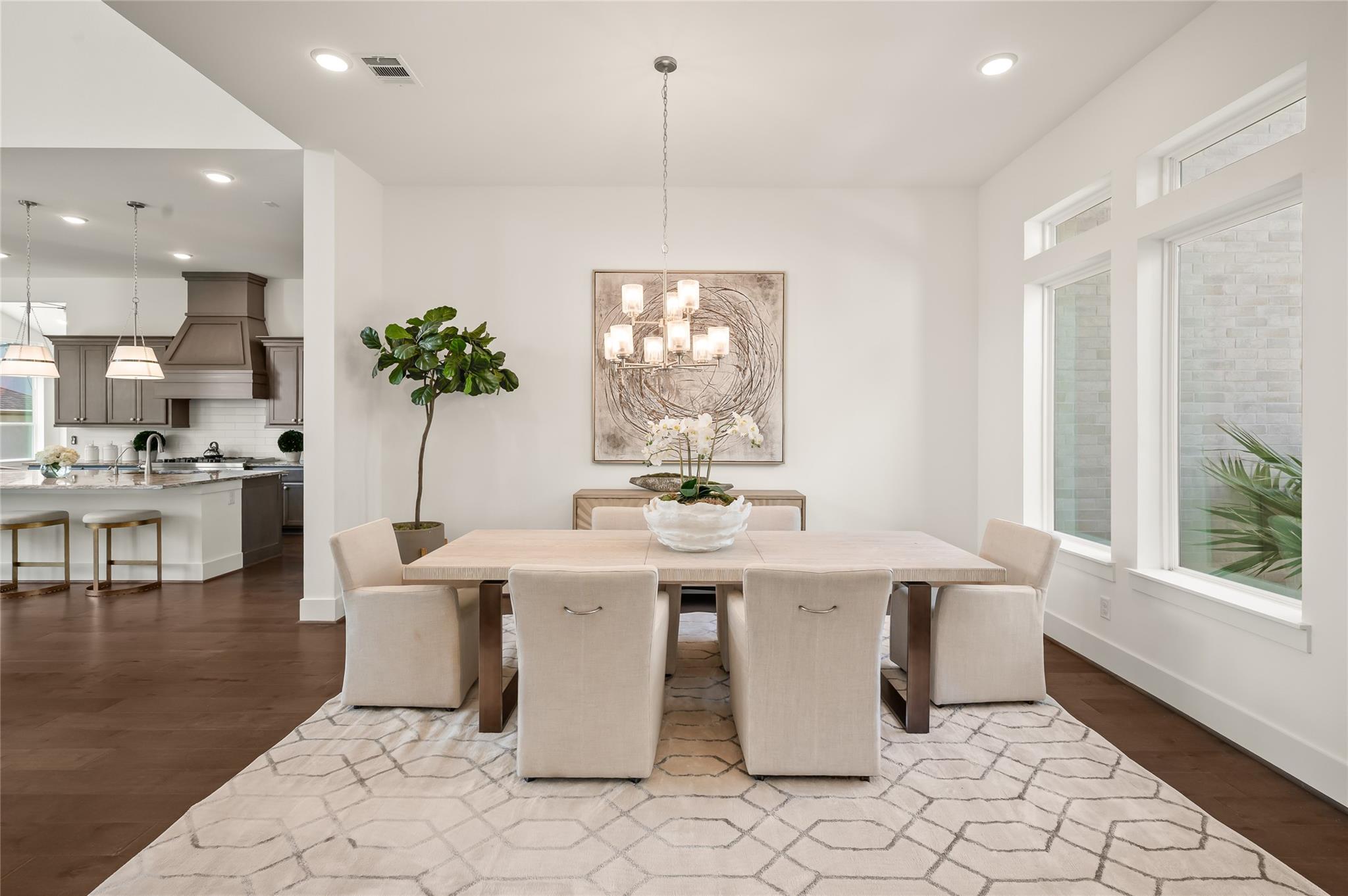 2215 Macarthur Street