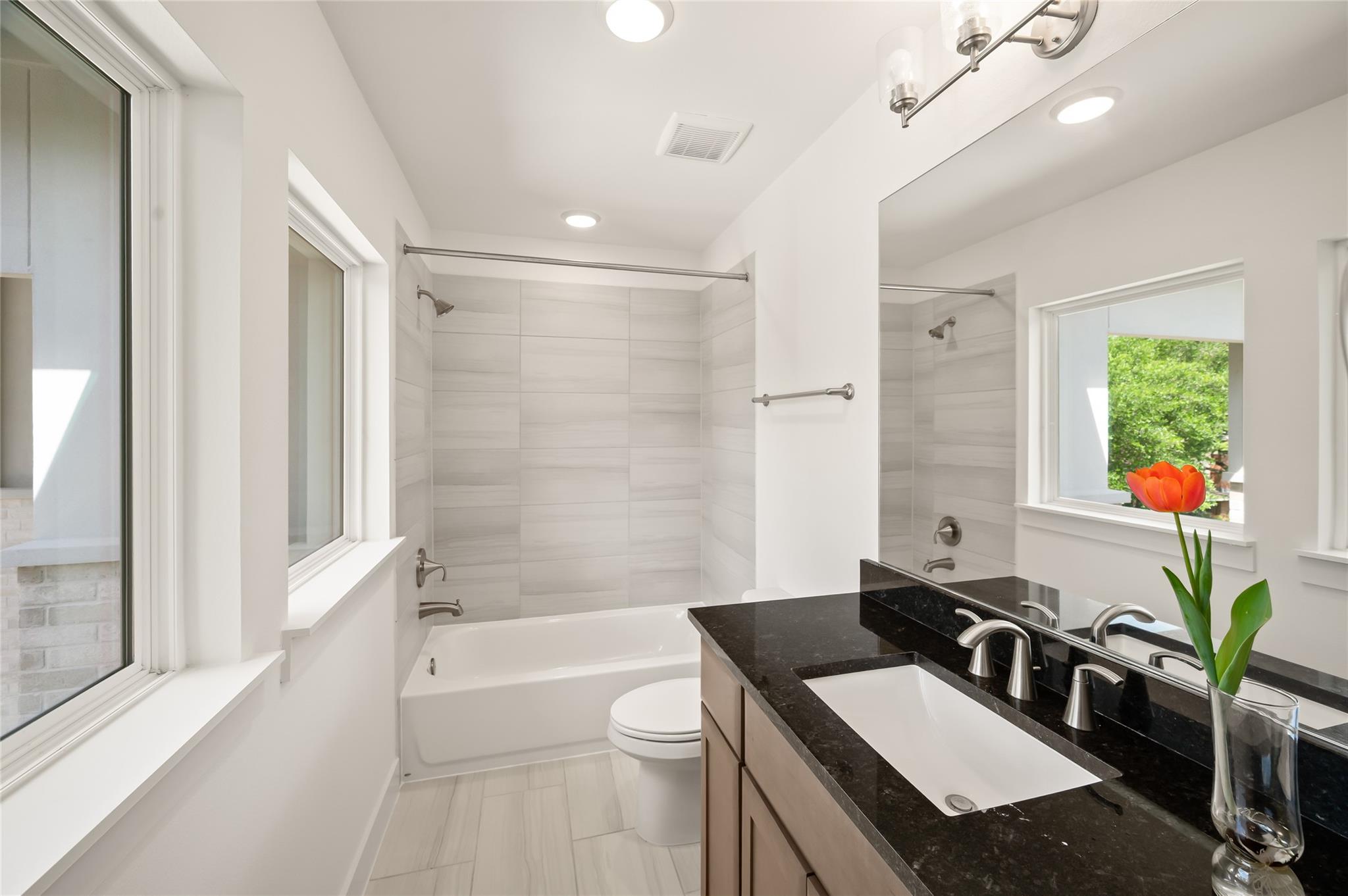 2215 Macarthur Street