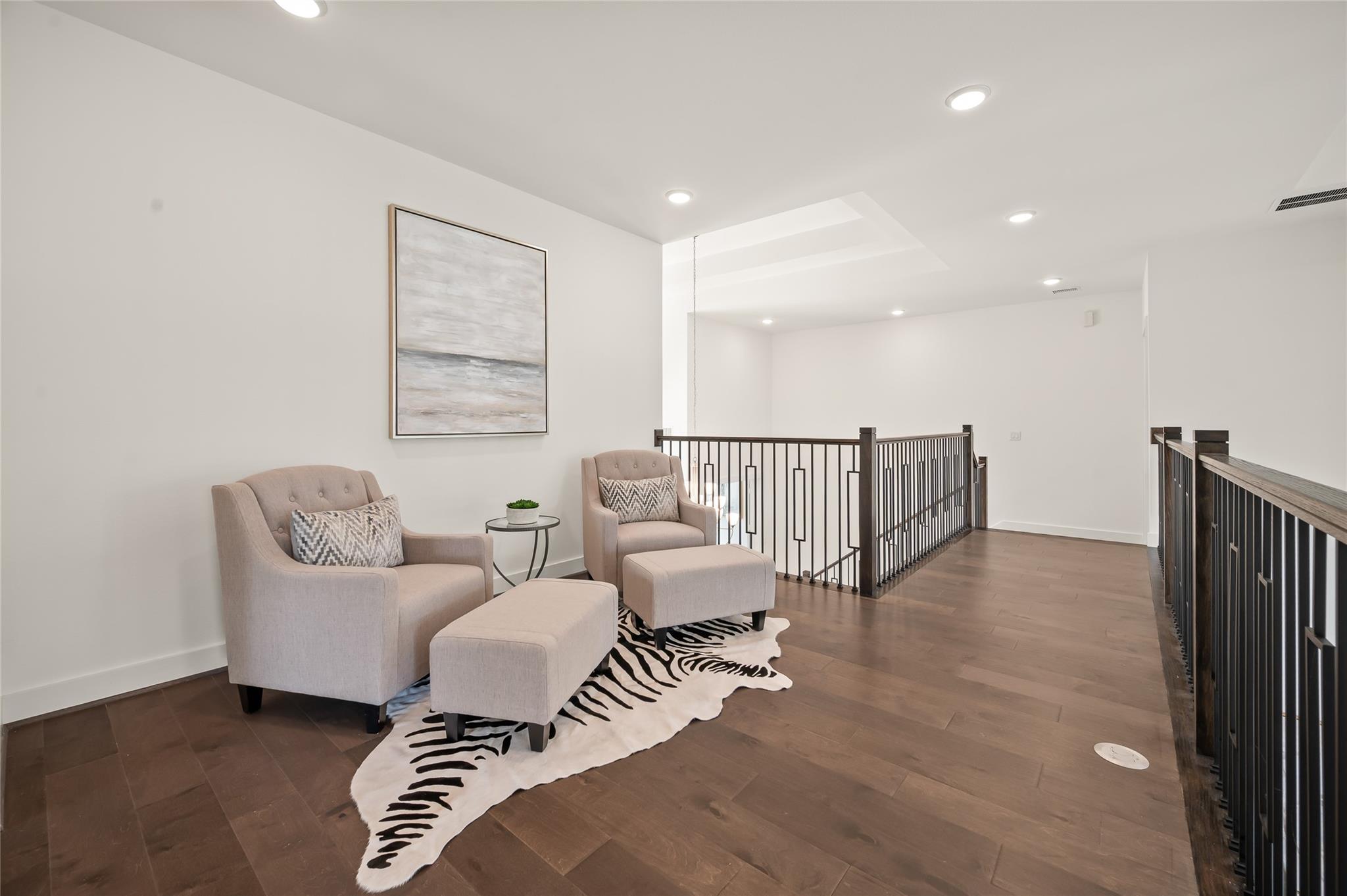 2215 Macarthur Street