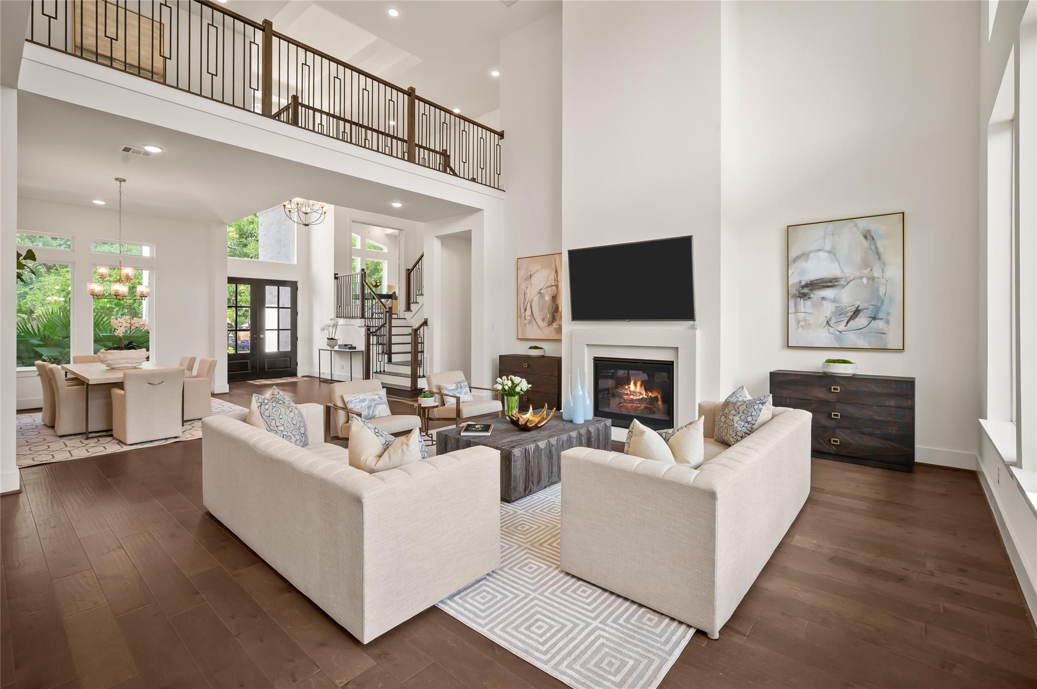 2215 Macarthur Street