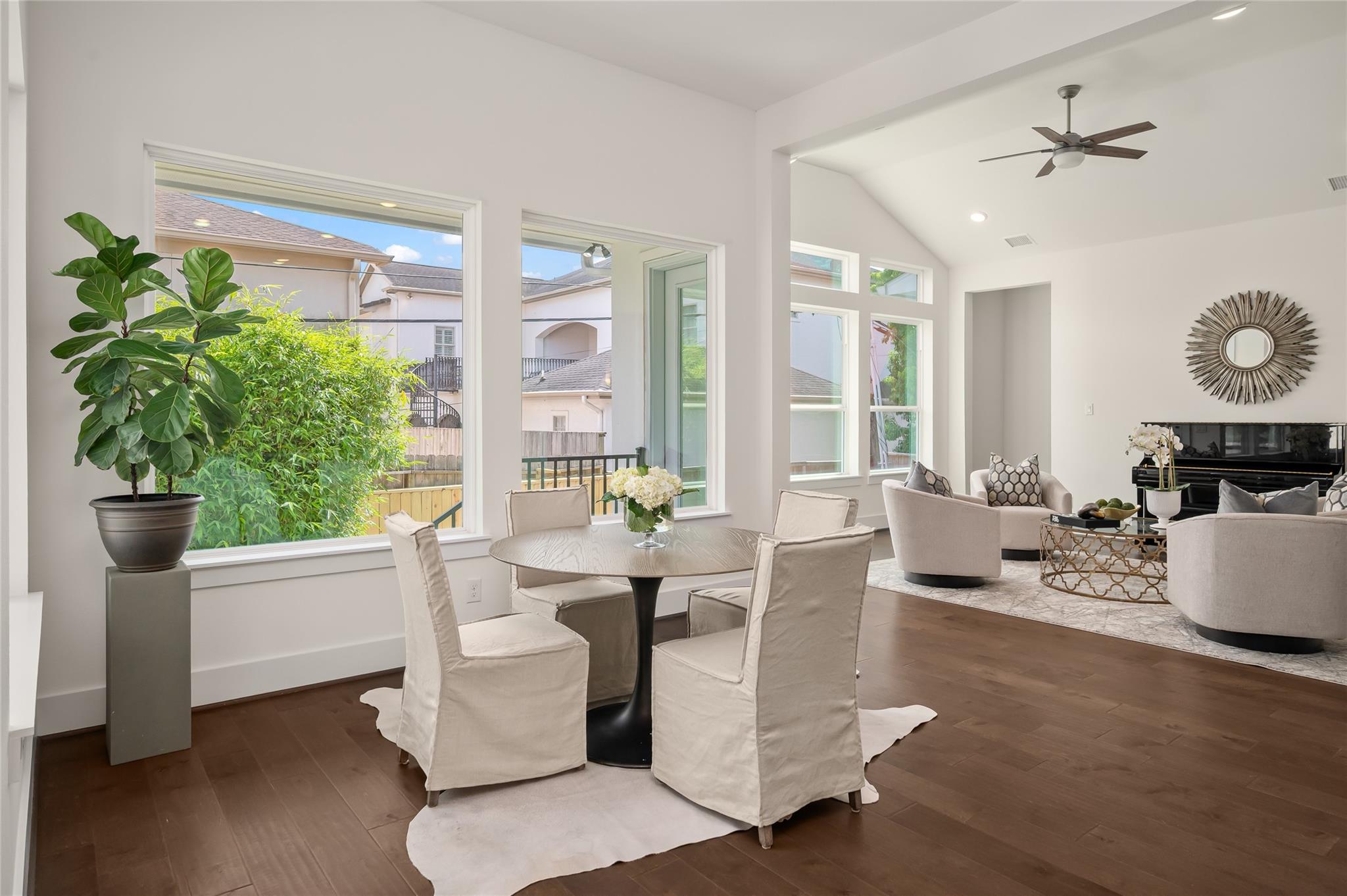 2215 Macarthur Street