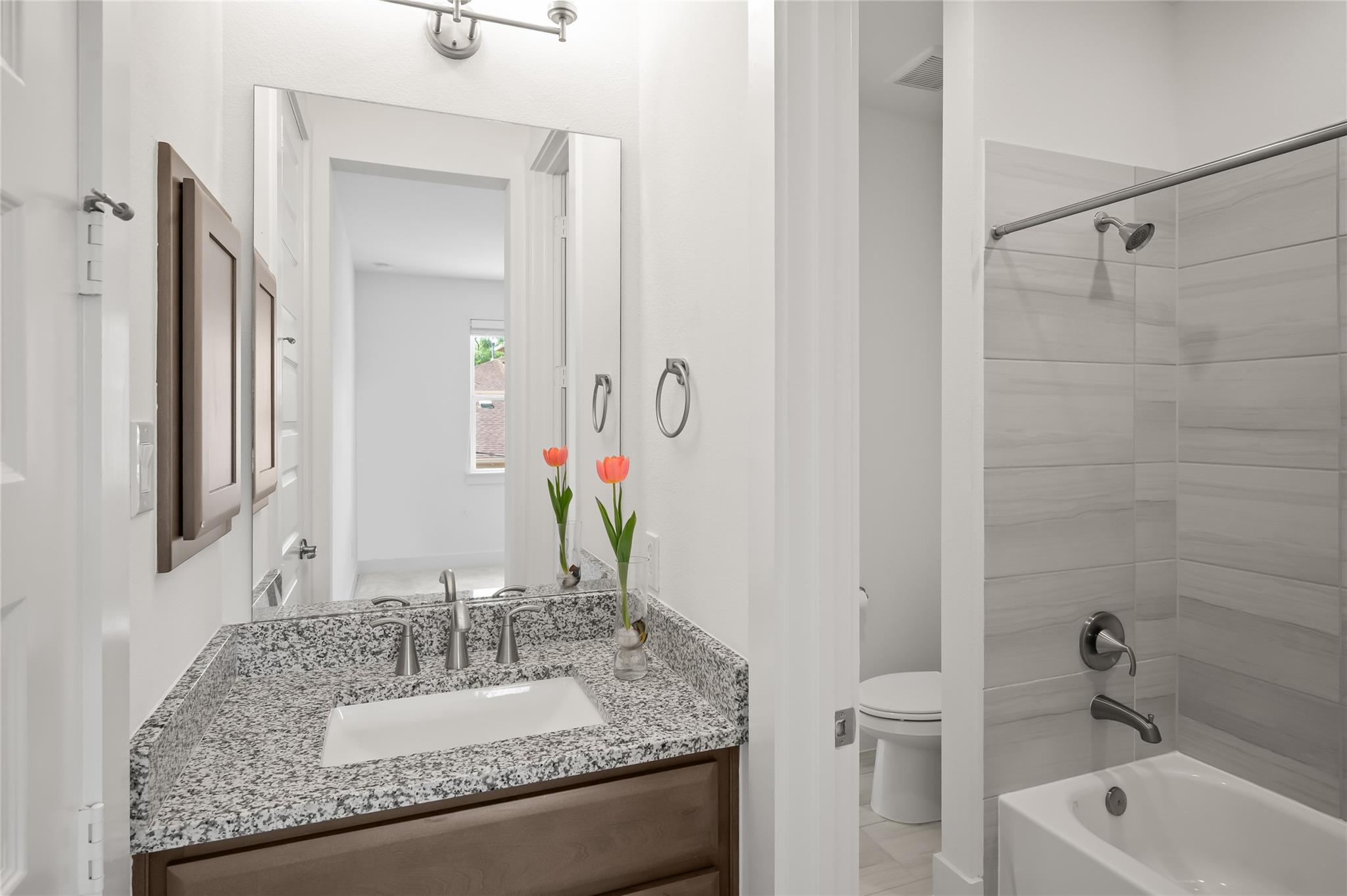 2215 Macarthur Street