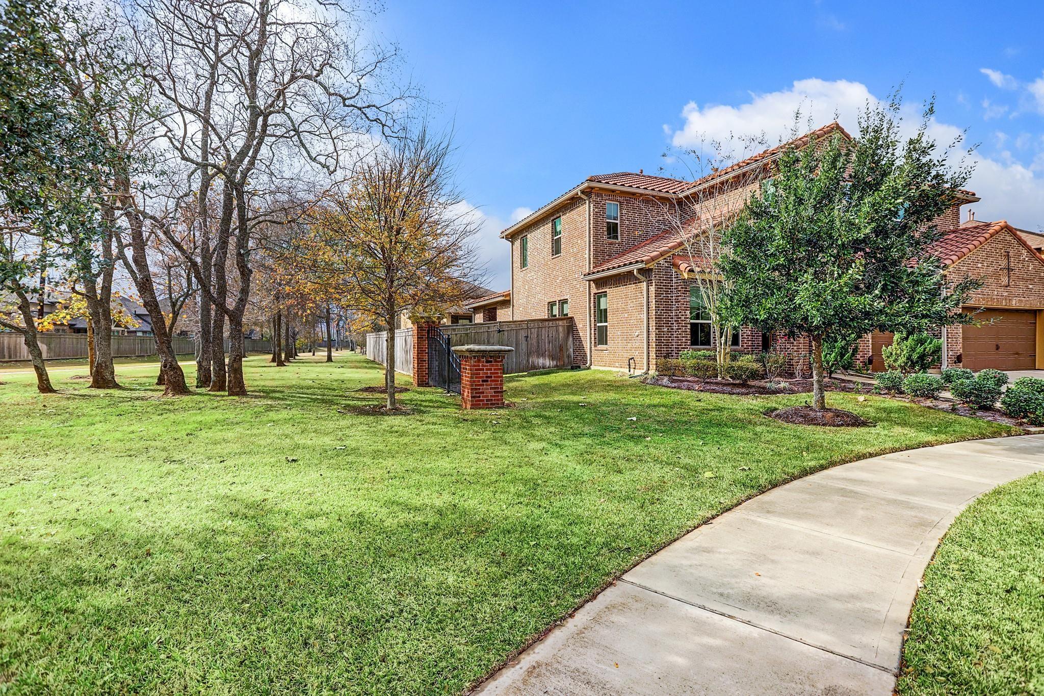 10022 Orchard Field