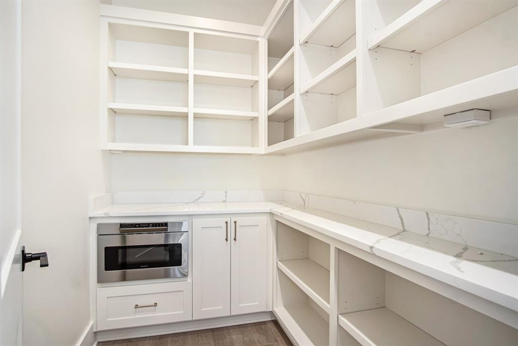225 E 24th Street