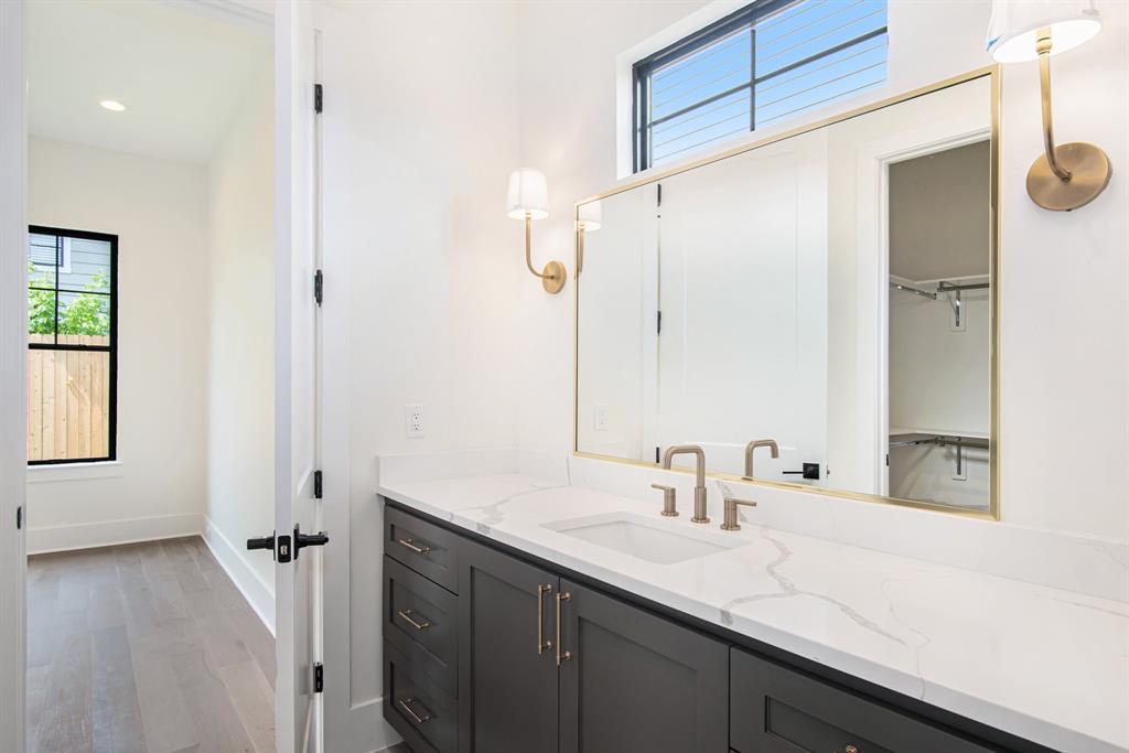 225 E 24th Street