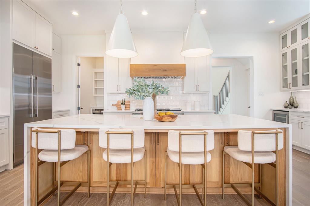 225 E 24th Street