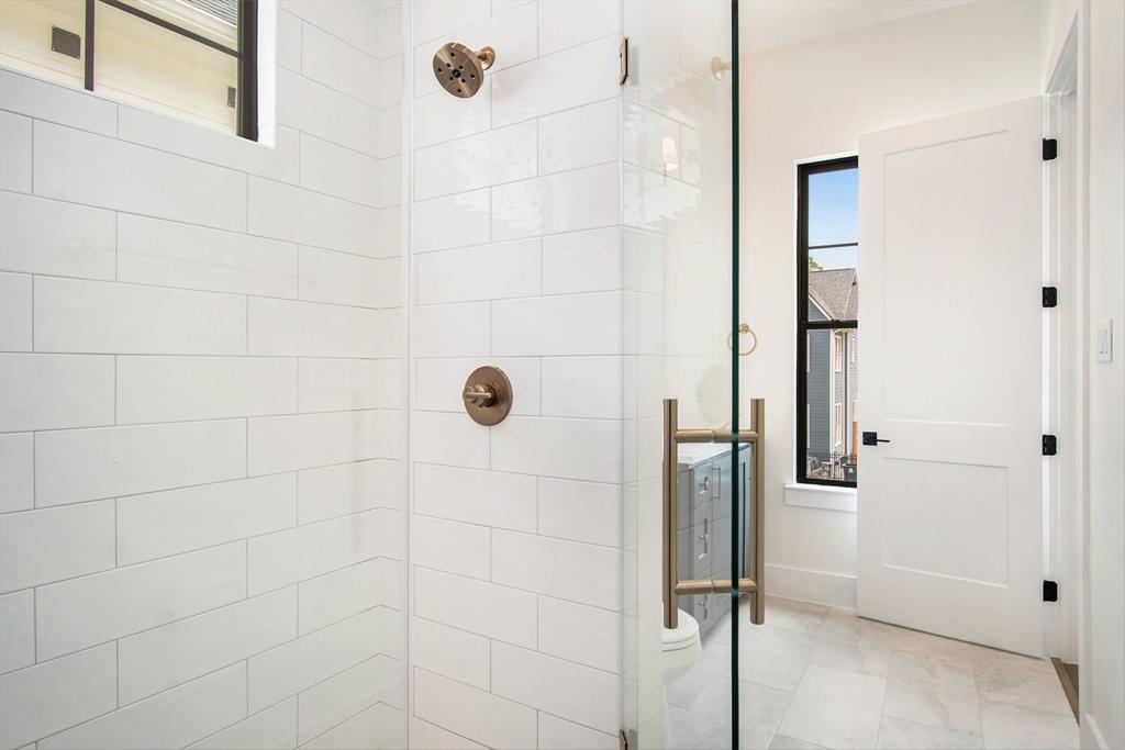 225 E 24th Street