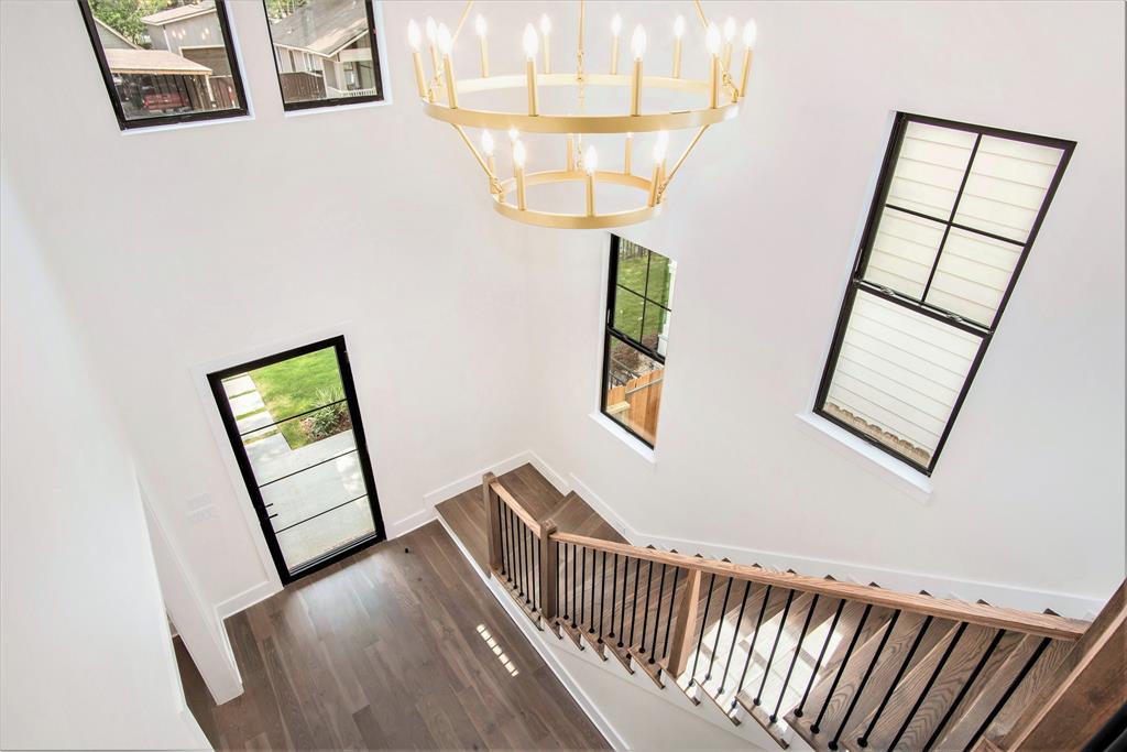225 E 24th Street