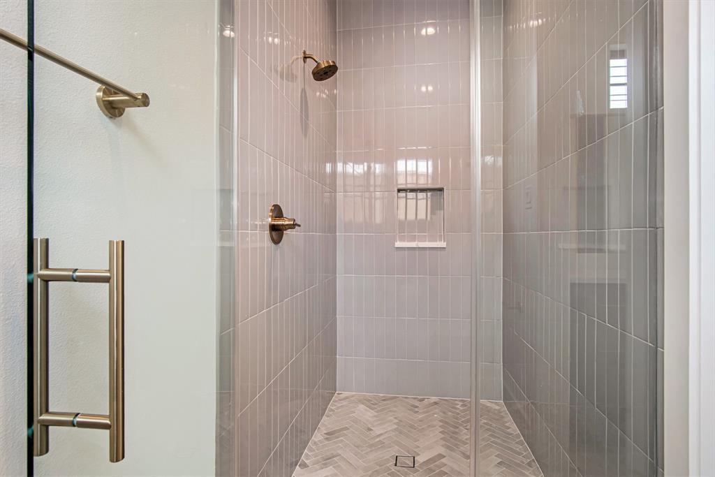 225 E 24th Street