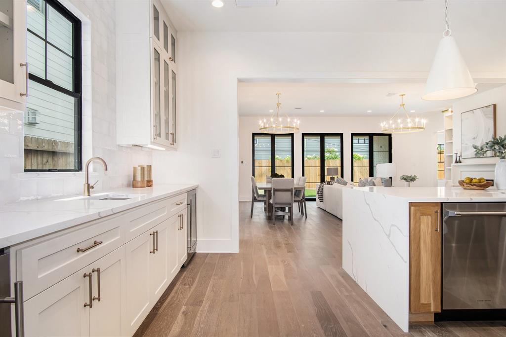 225 E 24th Street