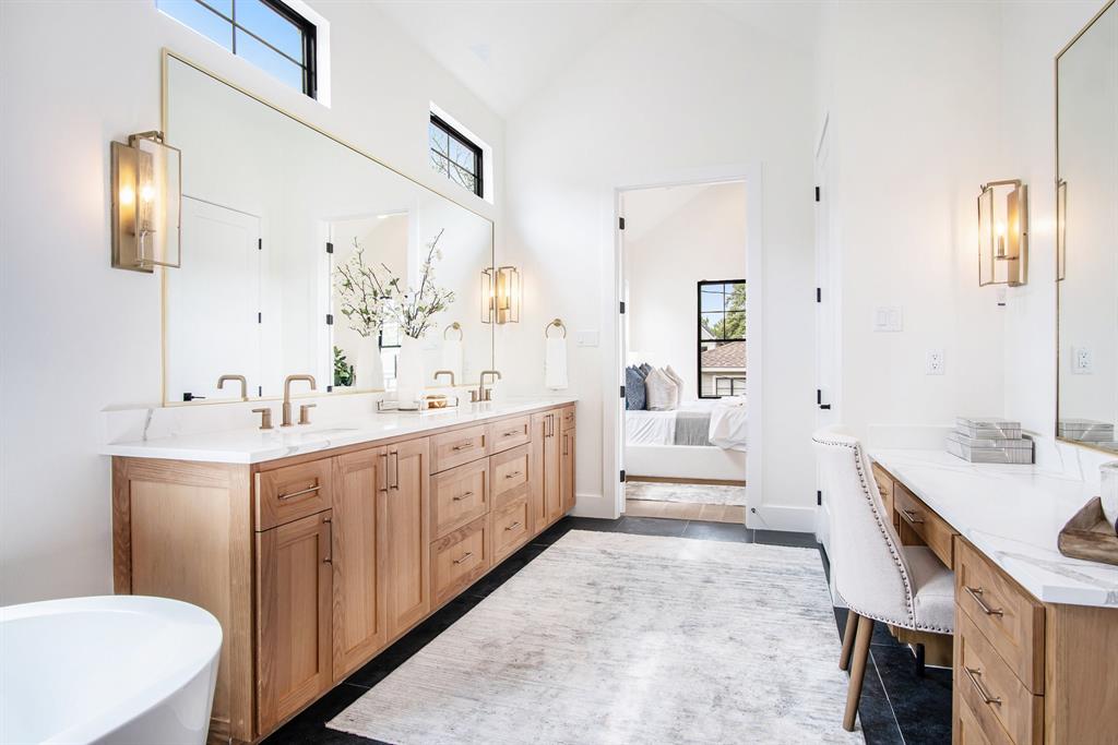 225 E 24th Street