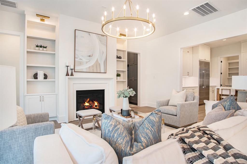 225 E 24th Street