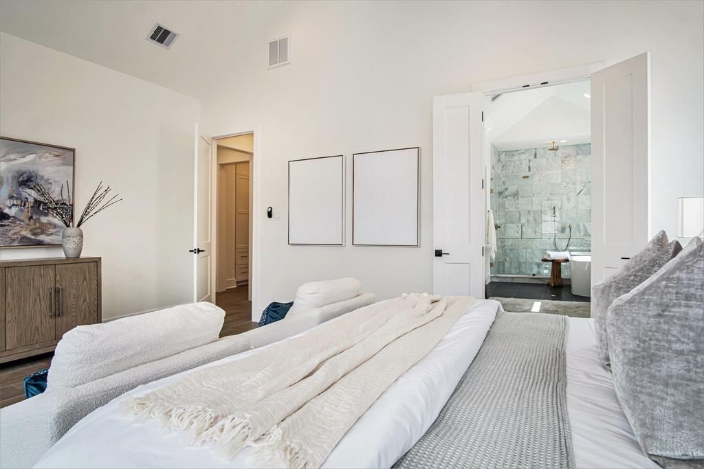 225 E 24th Street