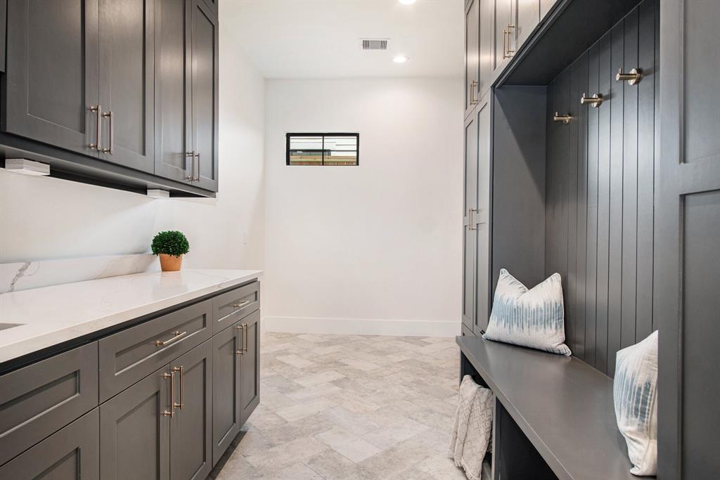 225 E 24th Street