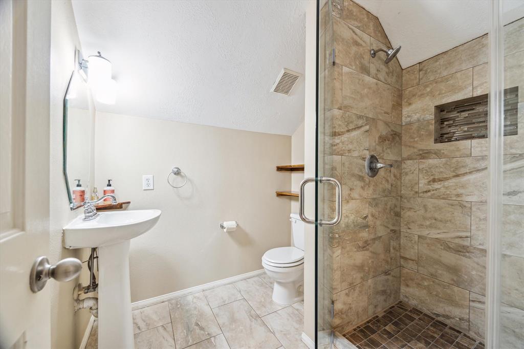 3611 Temple Drive